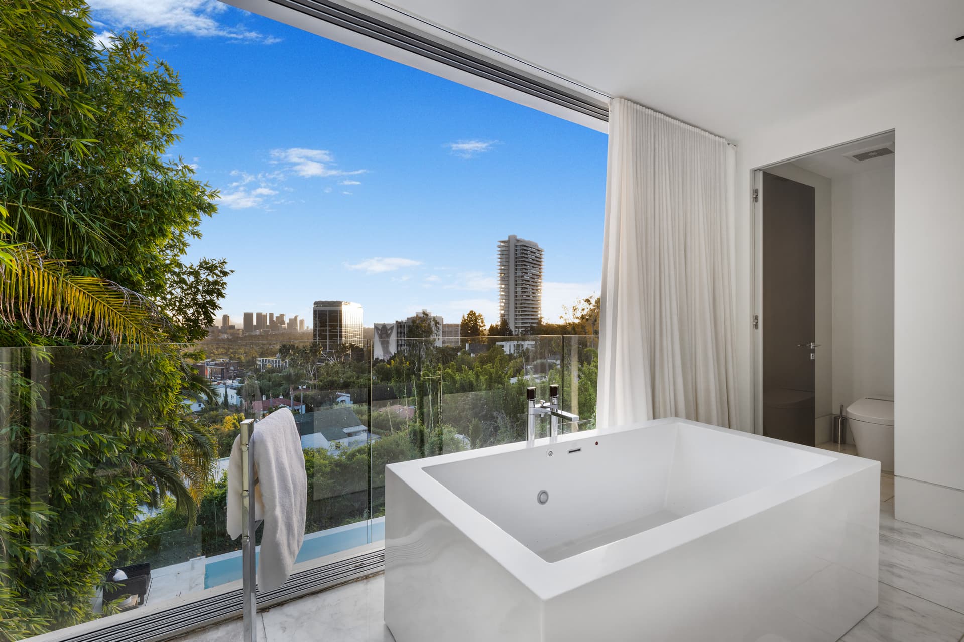 St Ives Modern - Image 26