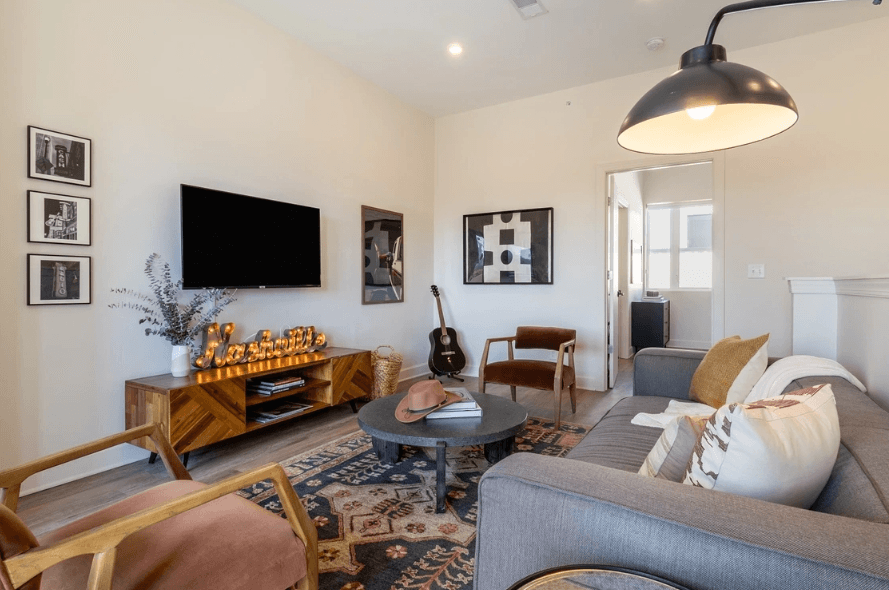 Jefferson Residence - Image 22