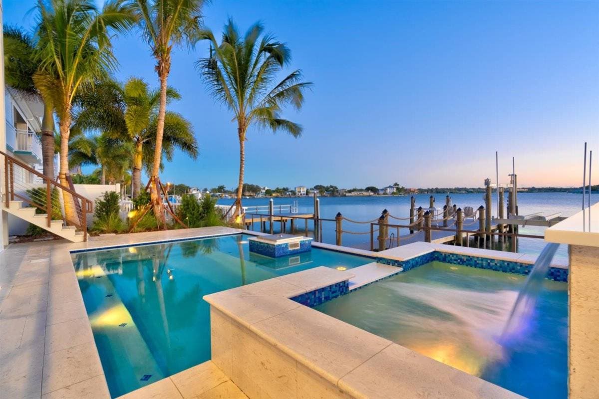 Bayside Paradise Mansion - Image 77