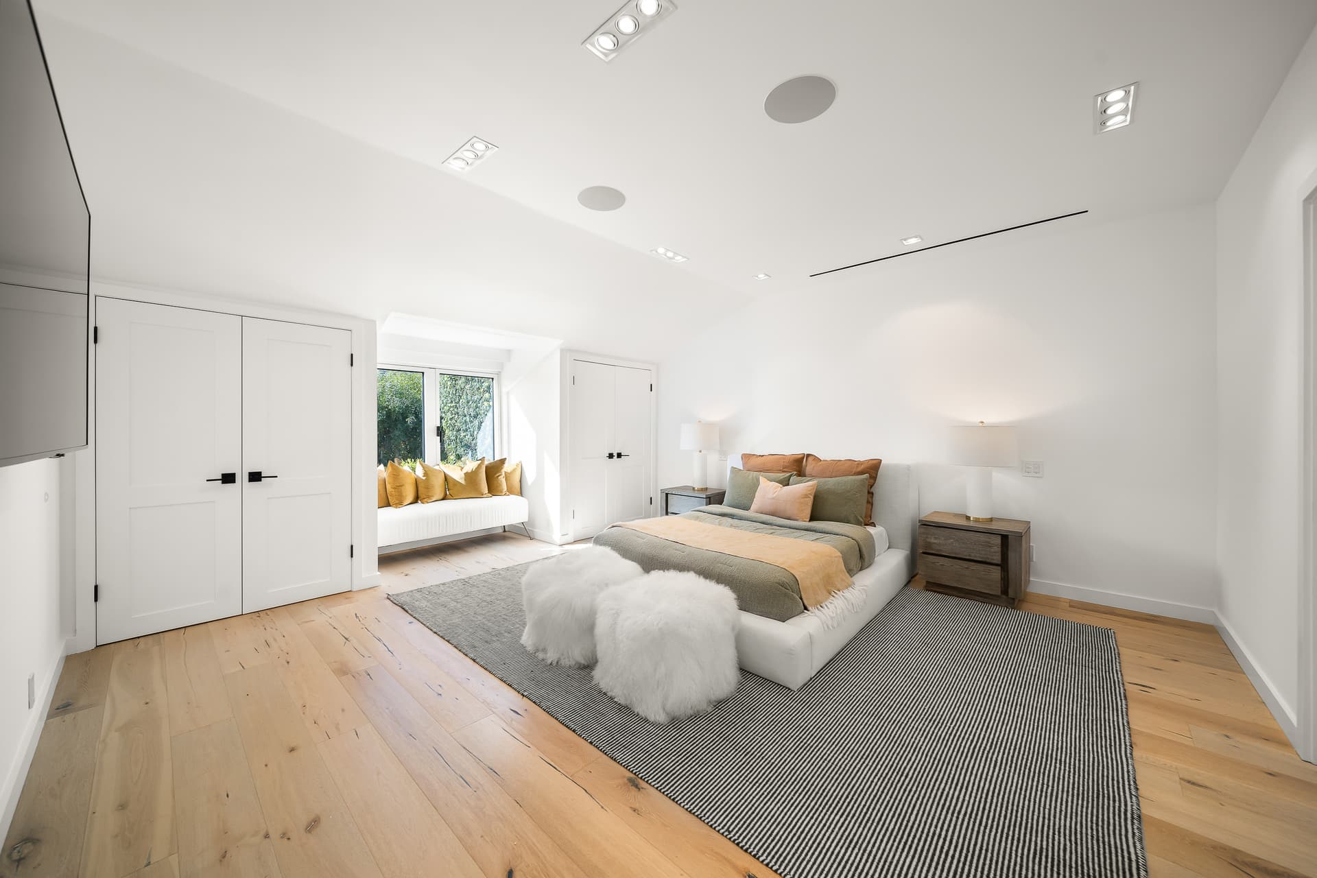 London Villa - Image 43