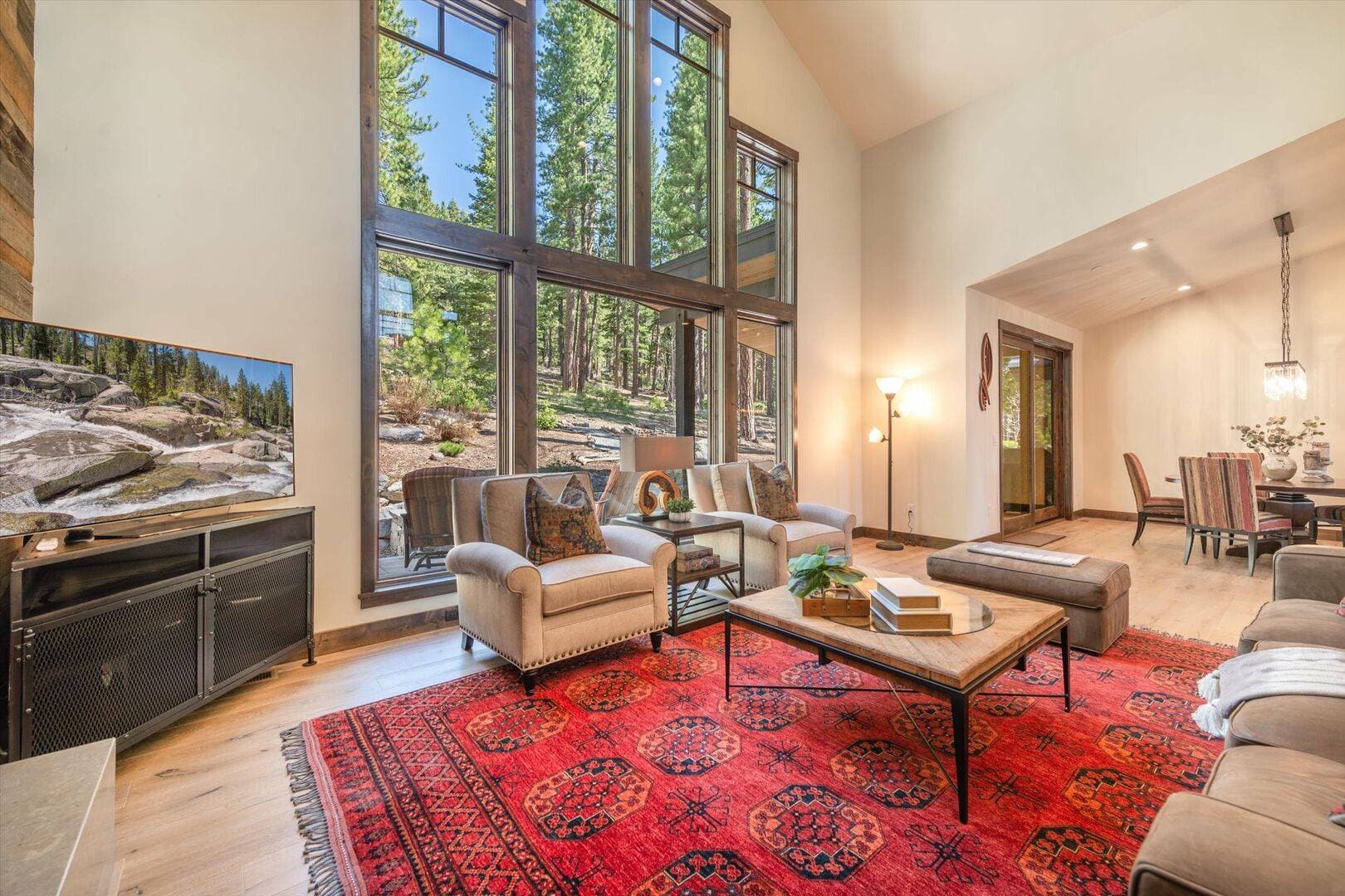 Lavish Cabin at Gray's Crossing - Image 3