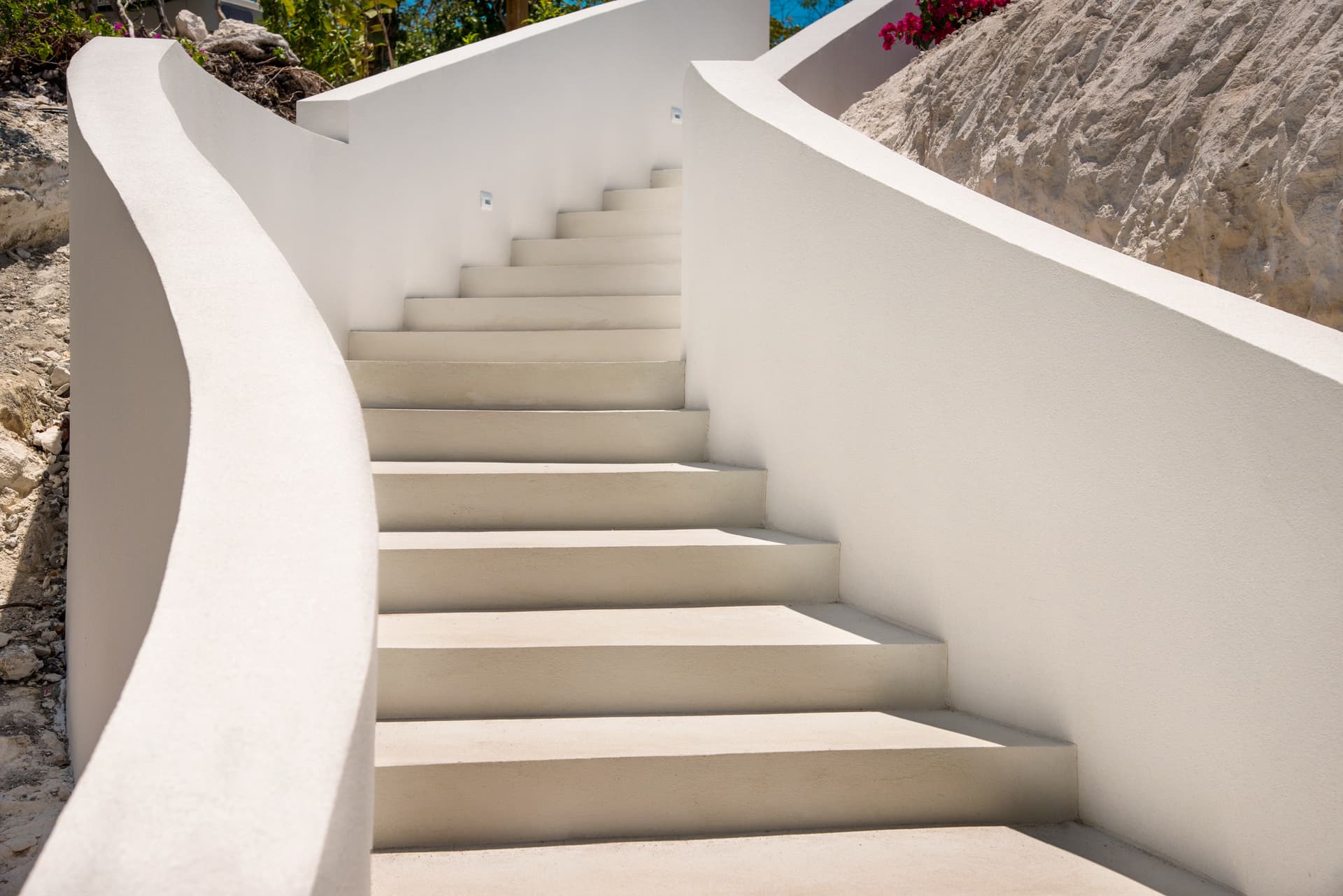 North Shore Four Bedroom Beachfront - Image 24