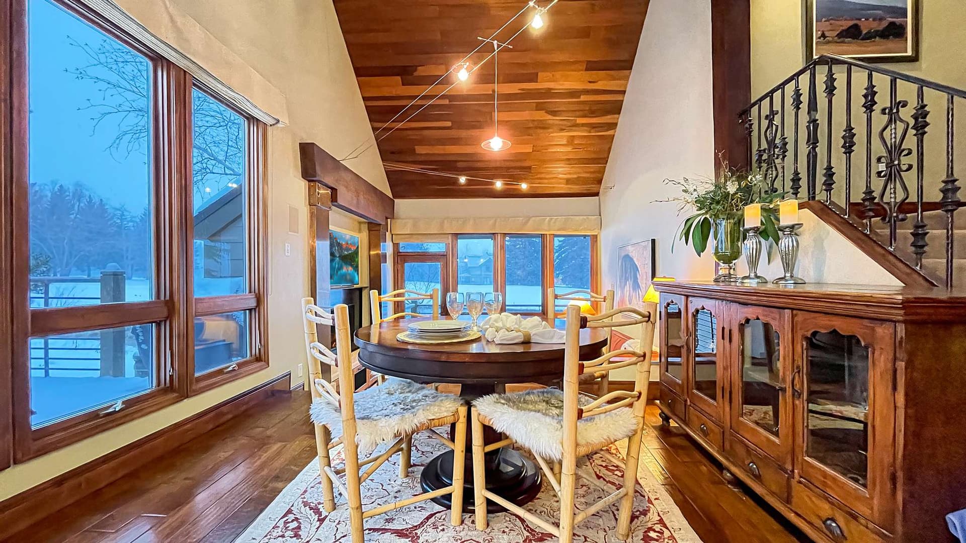 Whispering Waters Chalet - Image 21