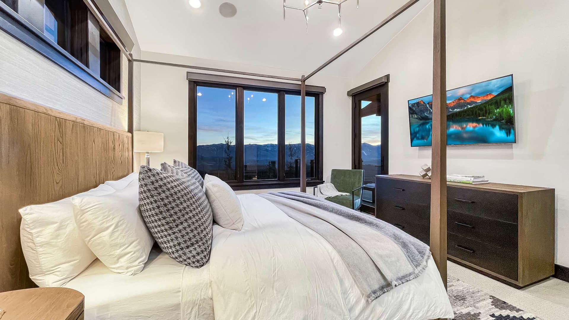 Grande Vistas Estate - Image 50