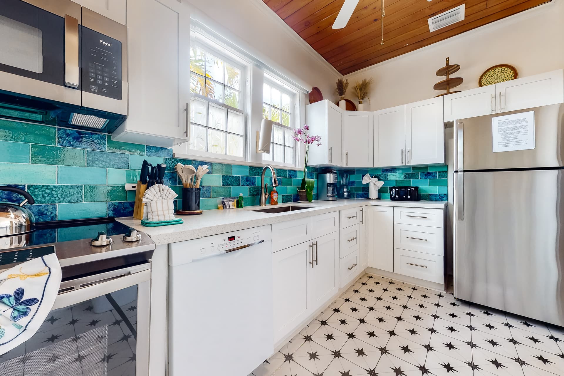 Papa's Hideaway - Image 2