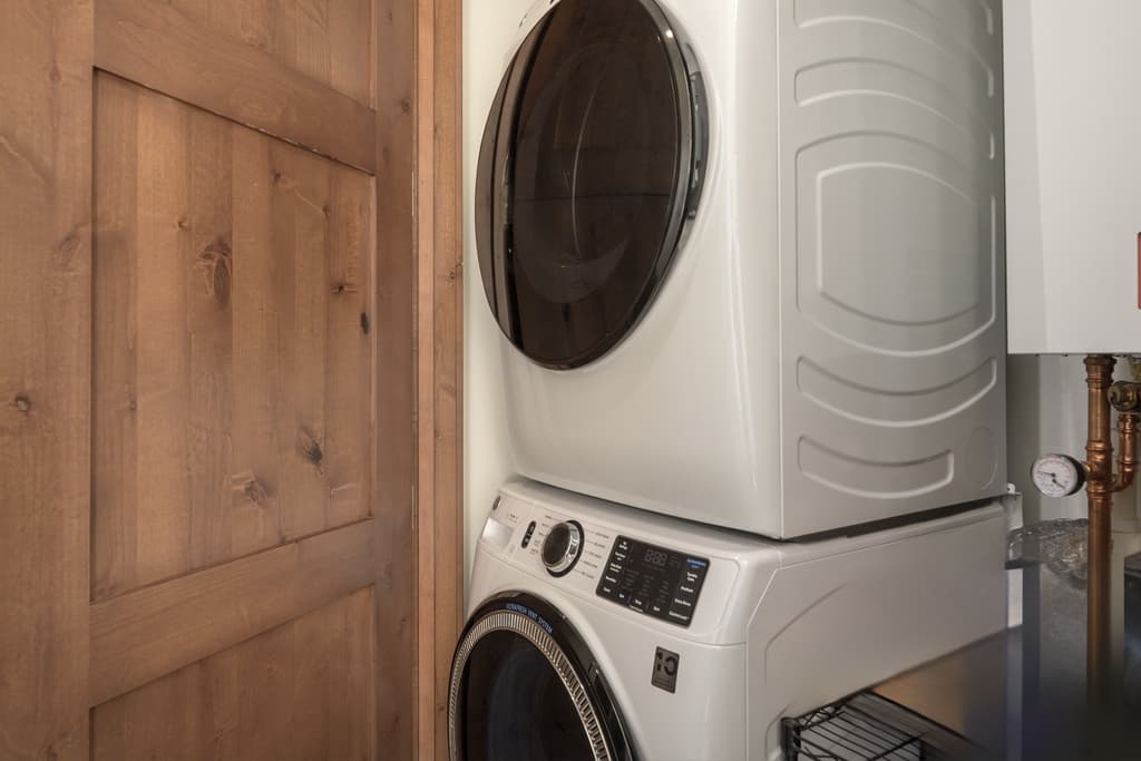 Continental Vista Condo - Image 17