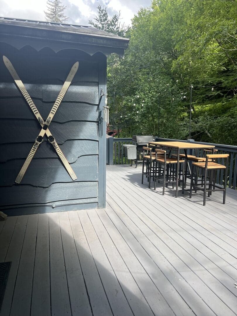 Riverside Retreat - Image 41