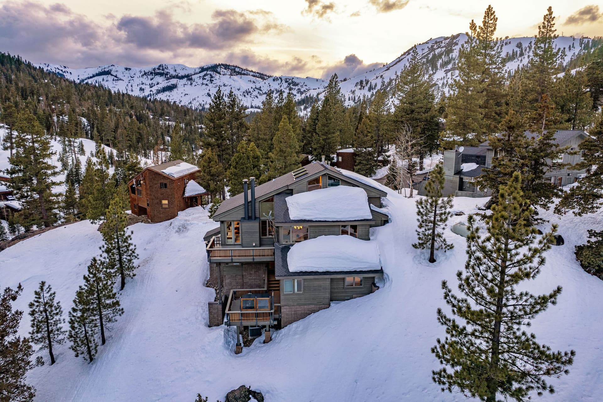 Bright Alpine Retreat - Image 39