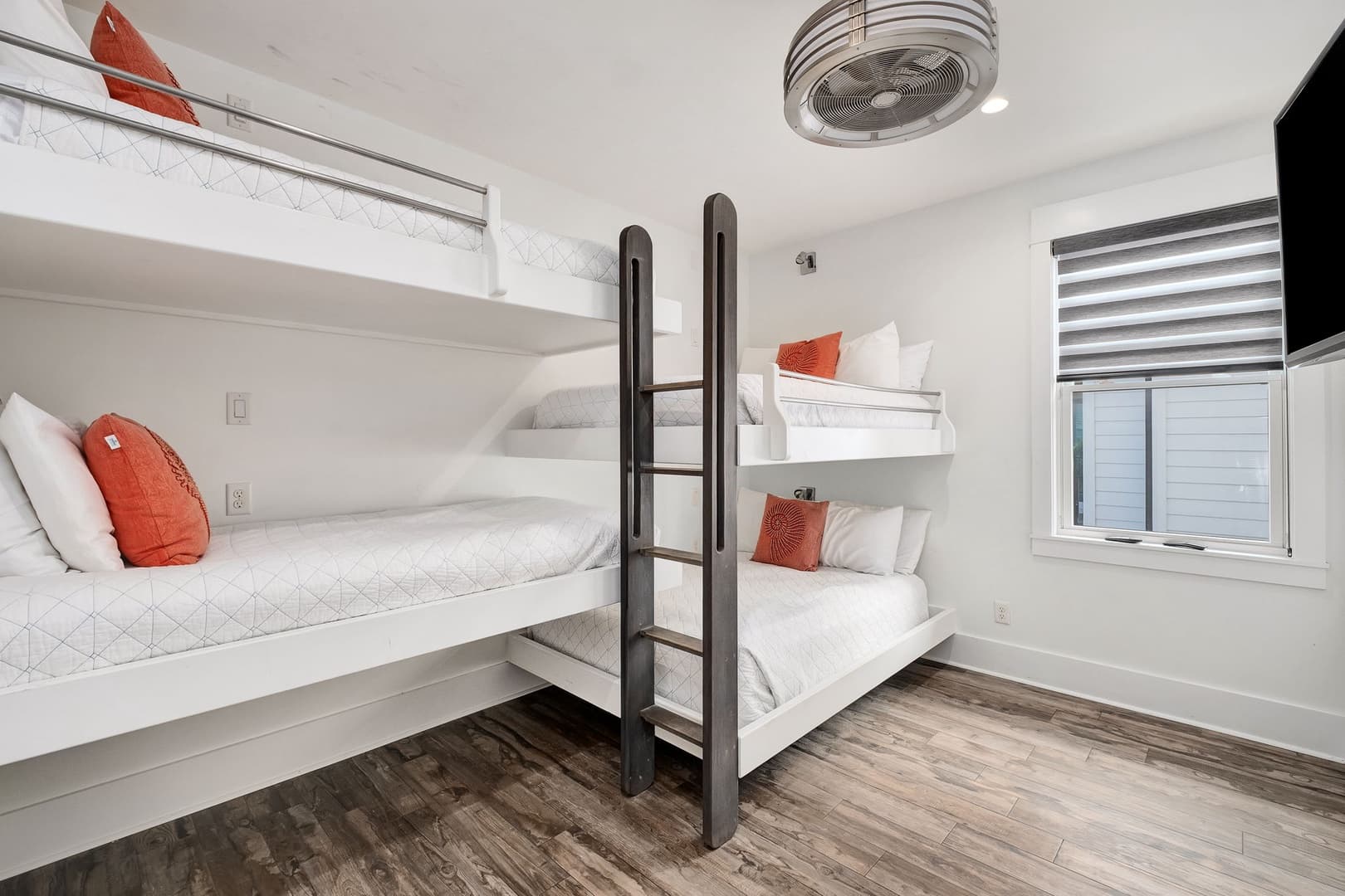 Emerald Breeze - Image 24