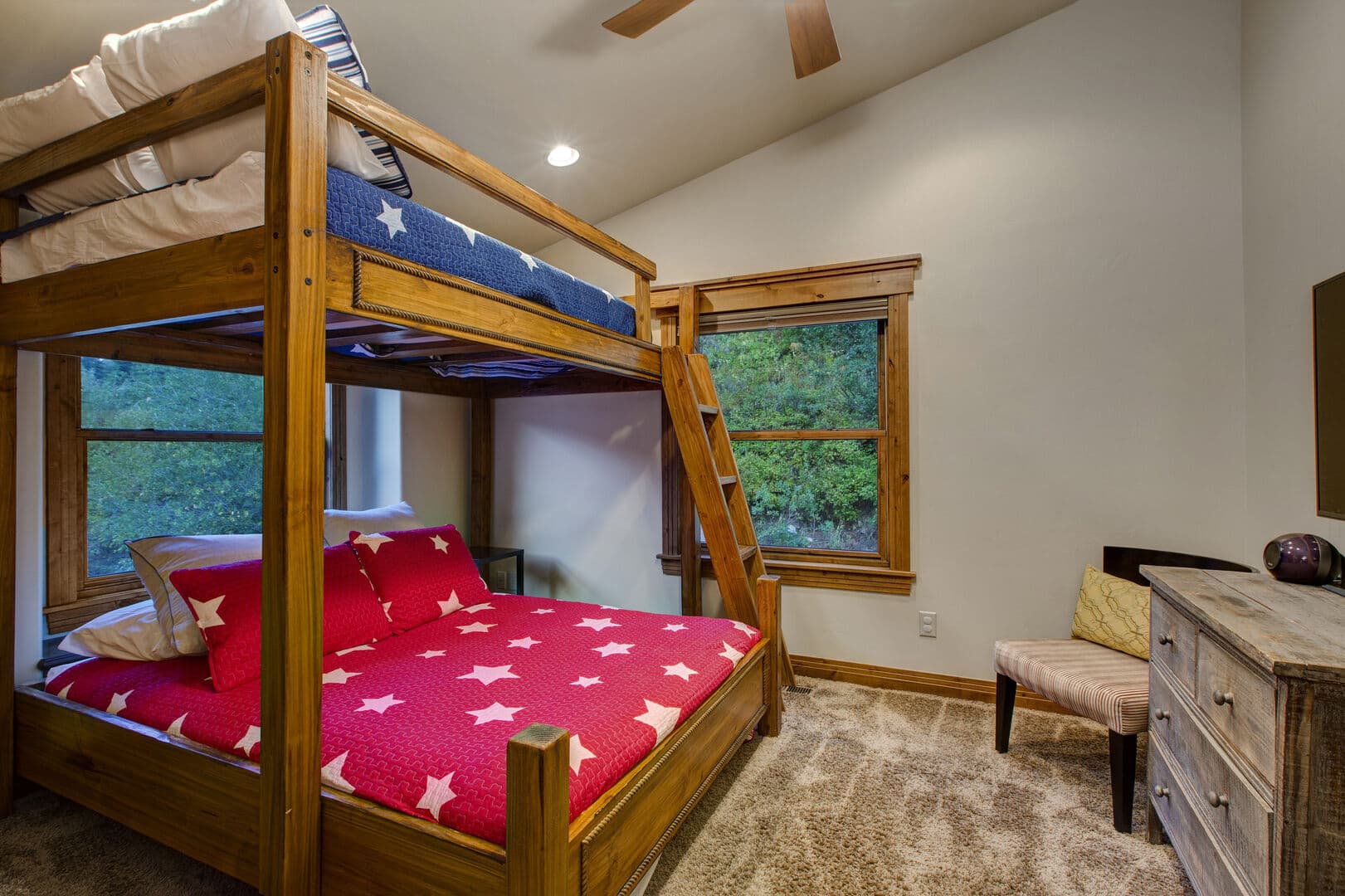 Daly Canyon House - Image 22