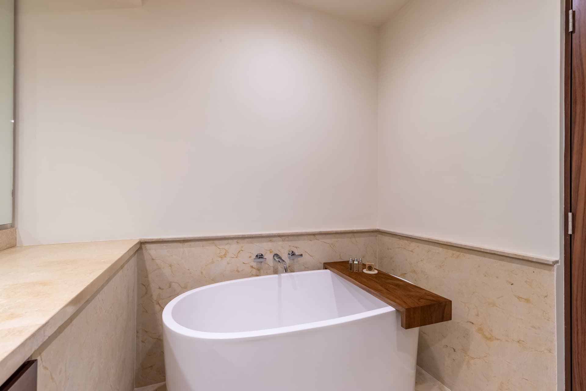 Tau Residences #621 - Image 21