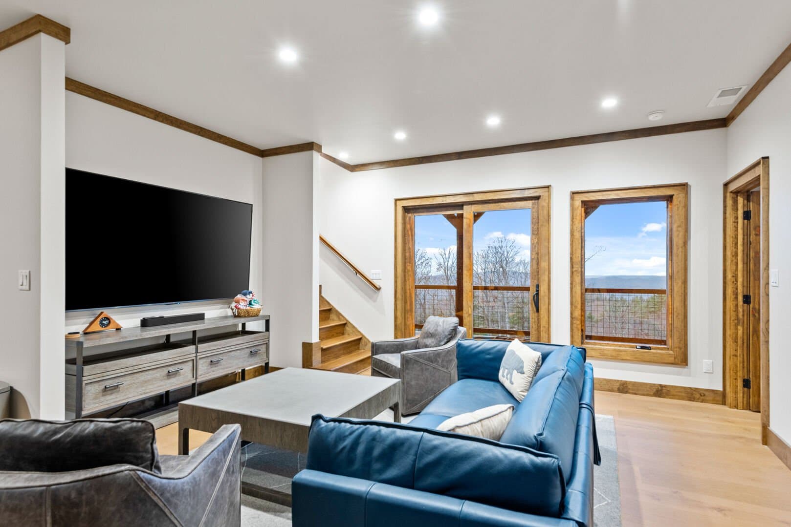 Dire Wolf at Eagles Nest - Image 28