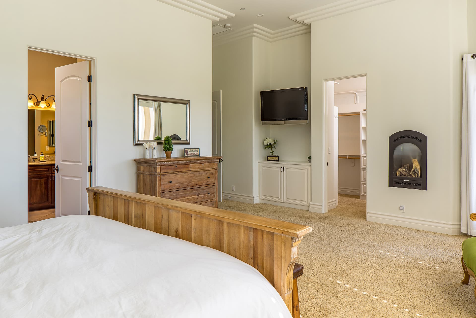 Frontier Farmhouse - Image 18