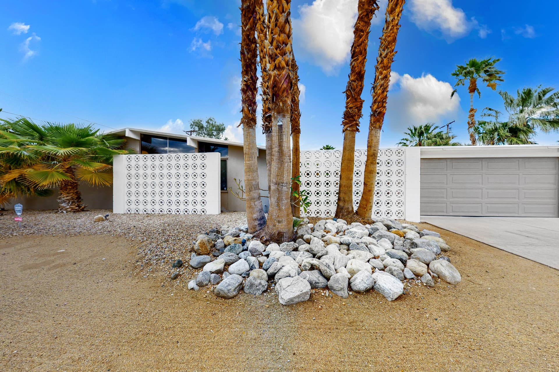 Six Palms Home - Image 21