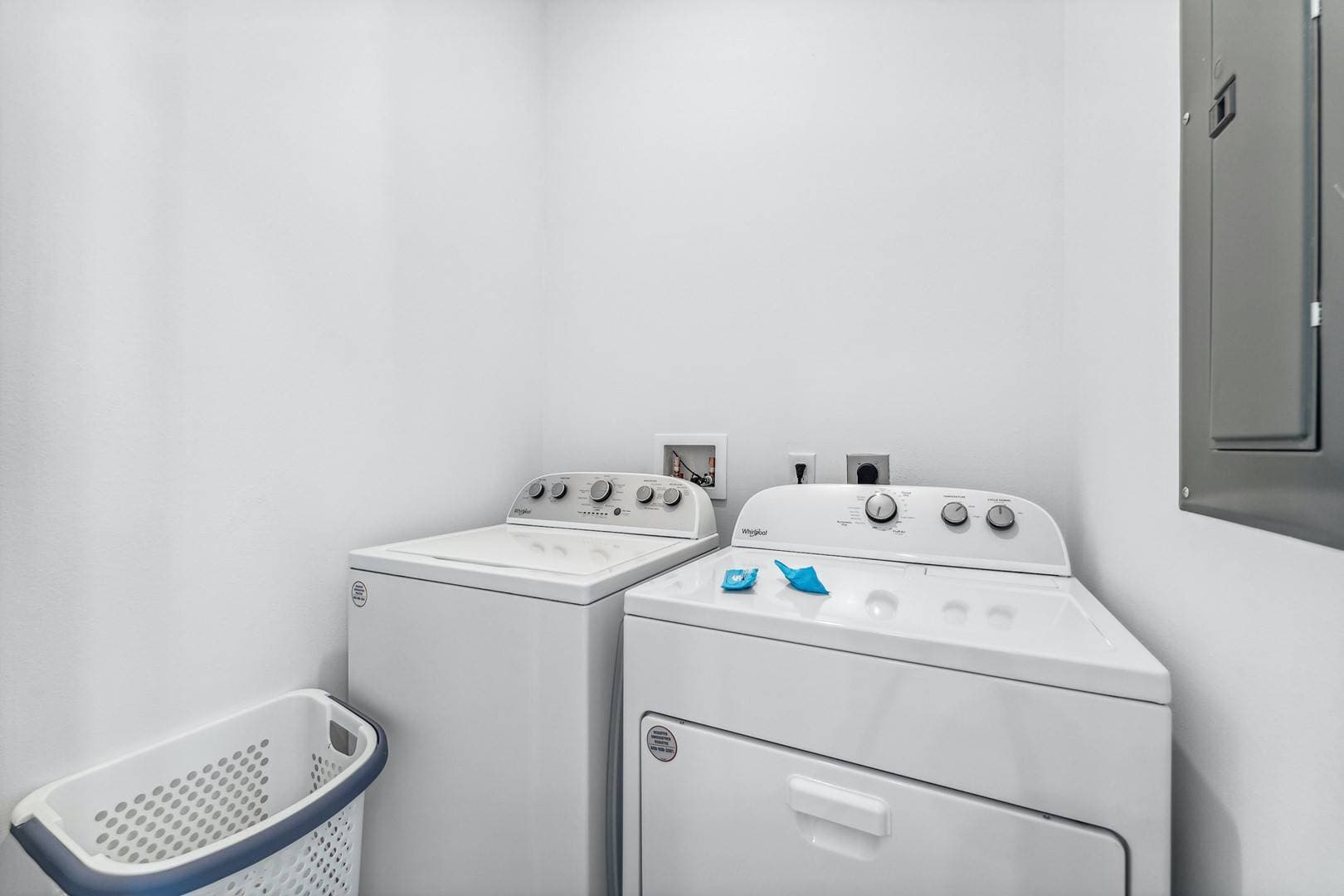 Sea-in is Believin - Image 19