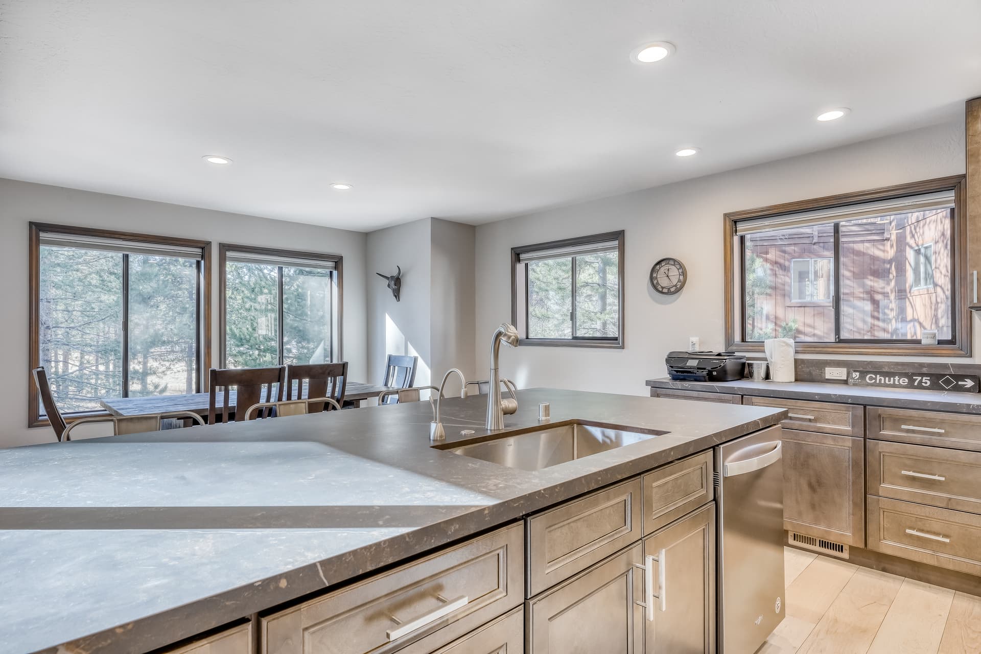 Meadowview Home - Image 8