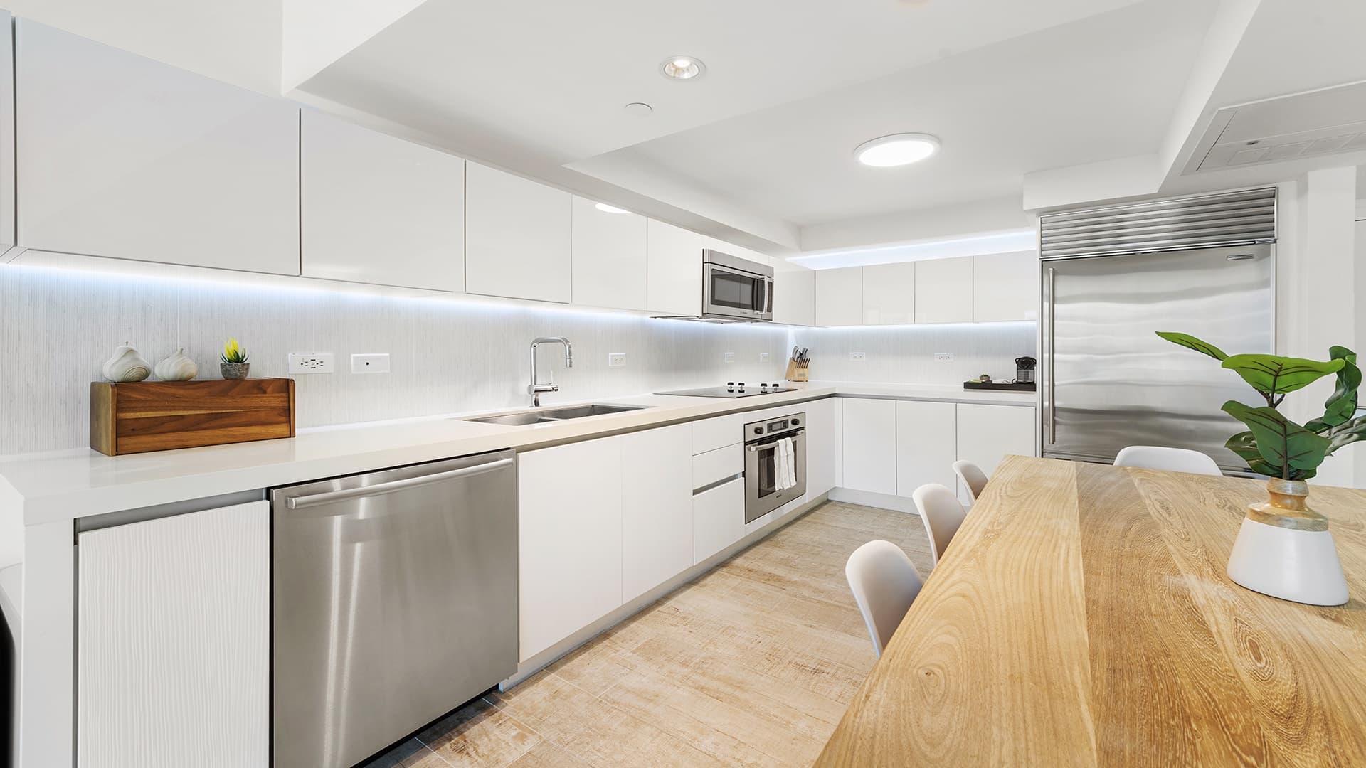 1 Hotel & Homes Residence #1412 - Image 12