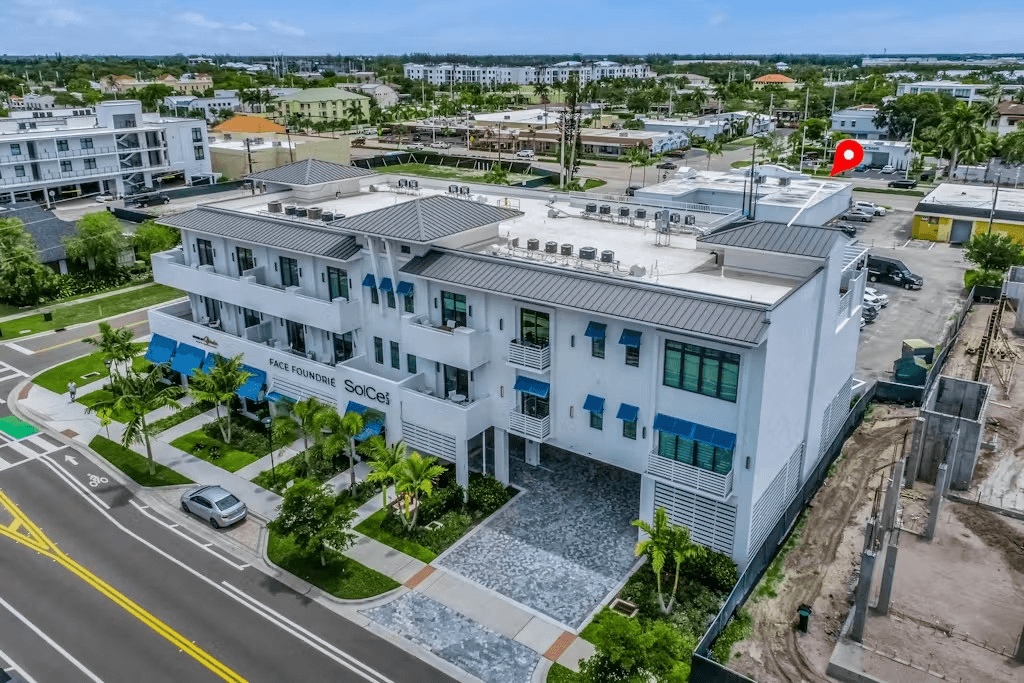 Heart of Naples - Image 34