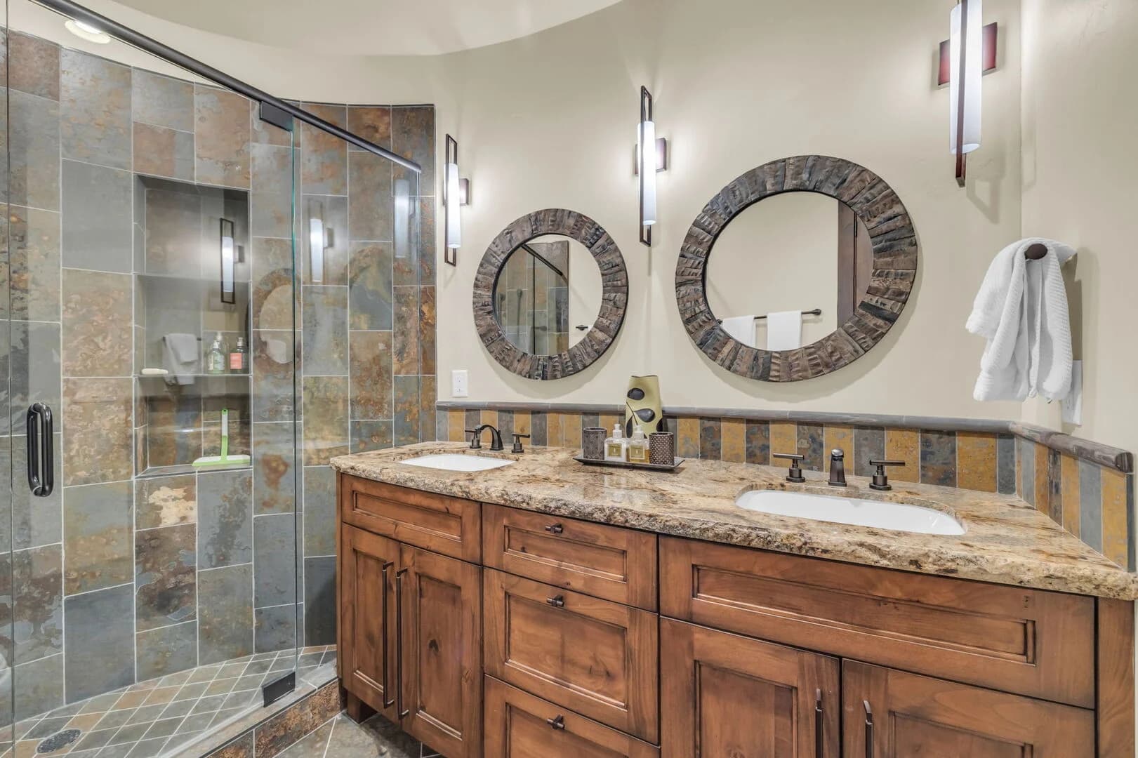 Snow Meadow Villa - Image 24