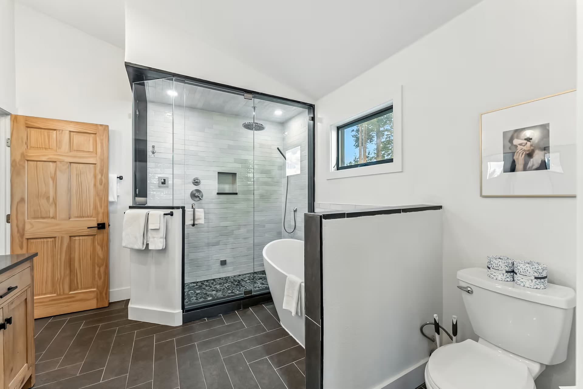 Snowbound Refuge - Image 18