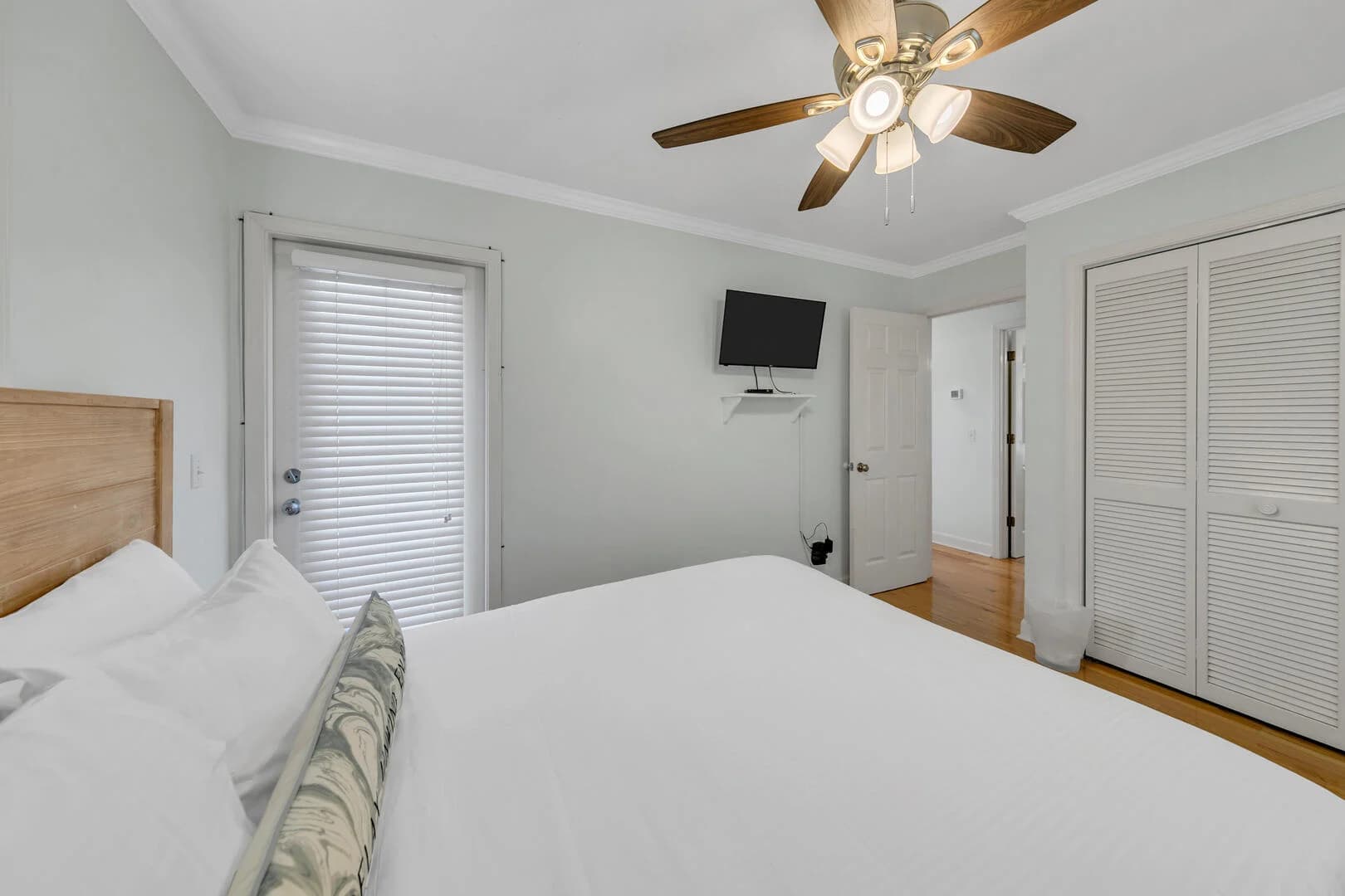 Rainbow Fish Home - Image 32