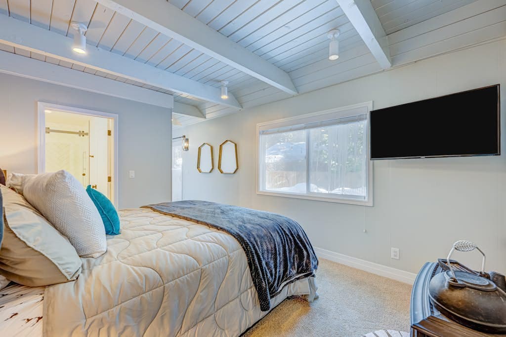 Home at the End of the Rainbow - Image 16