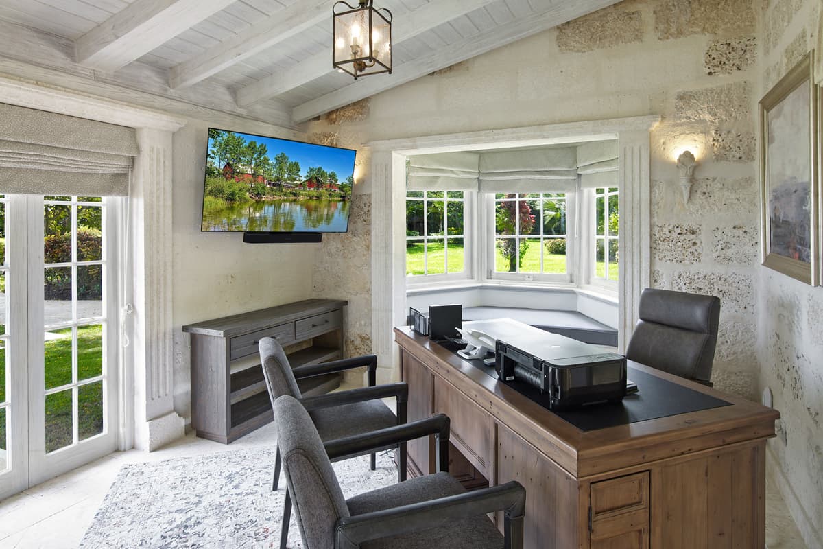 Sea Breeze Manor - Image 20