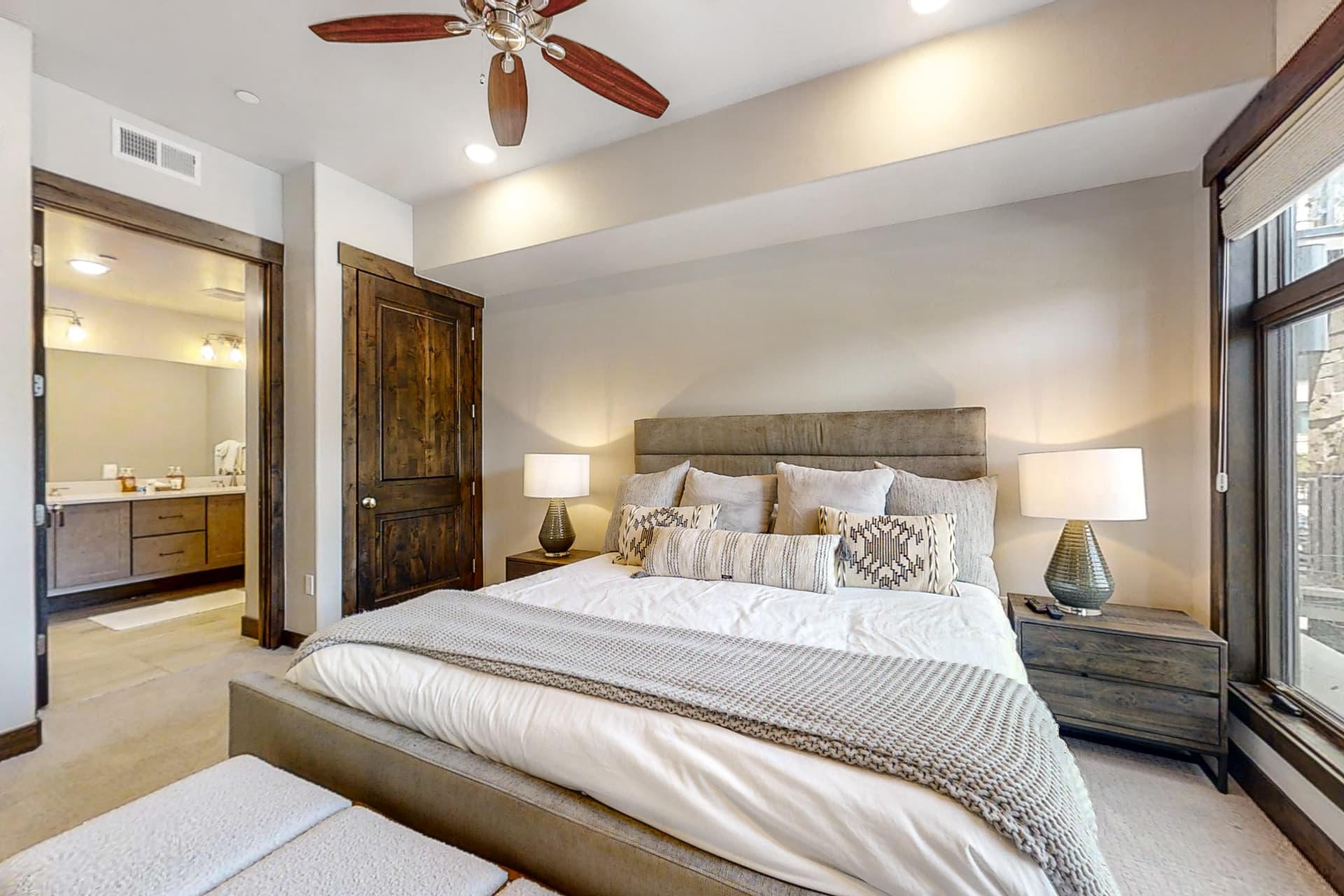 Blackstone Paradise Home - Image 12