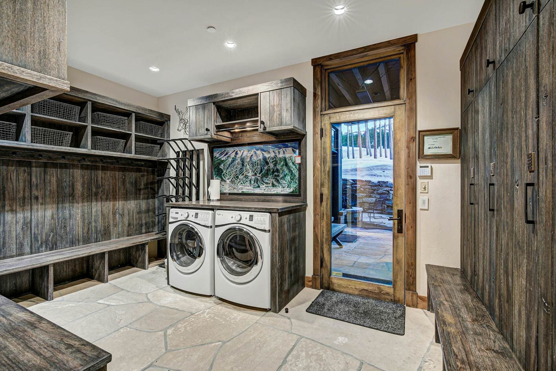 Skiers Palace - Image 37