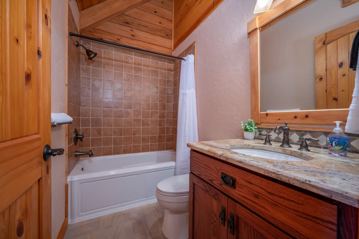 Chateau Laurel - Image 28