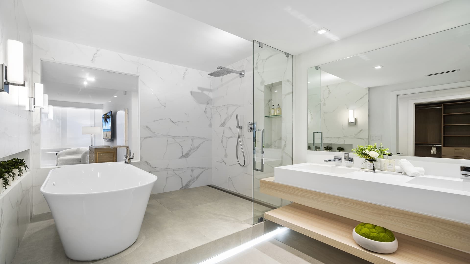 Roney Palace Residence #641 - Image 23