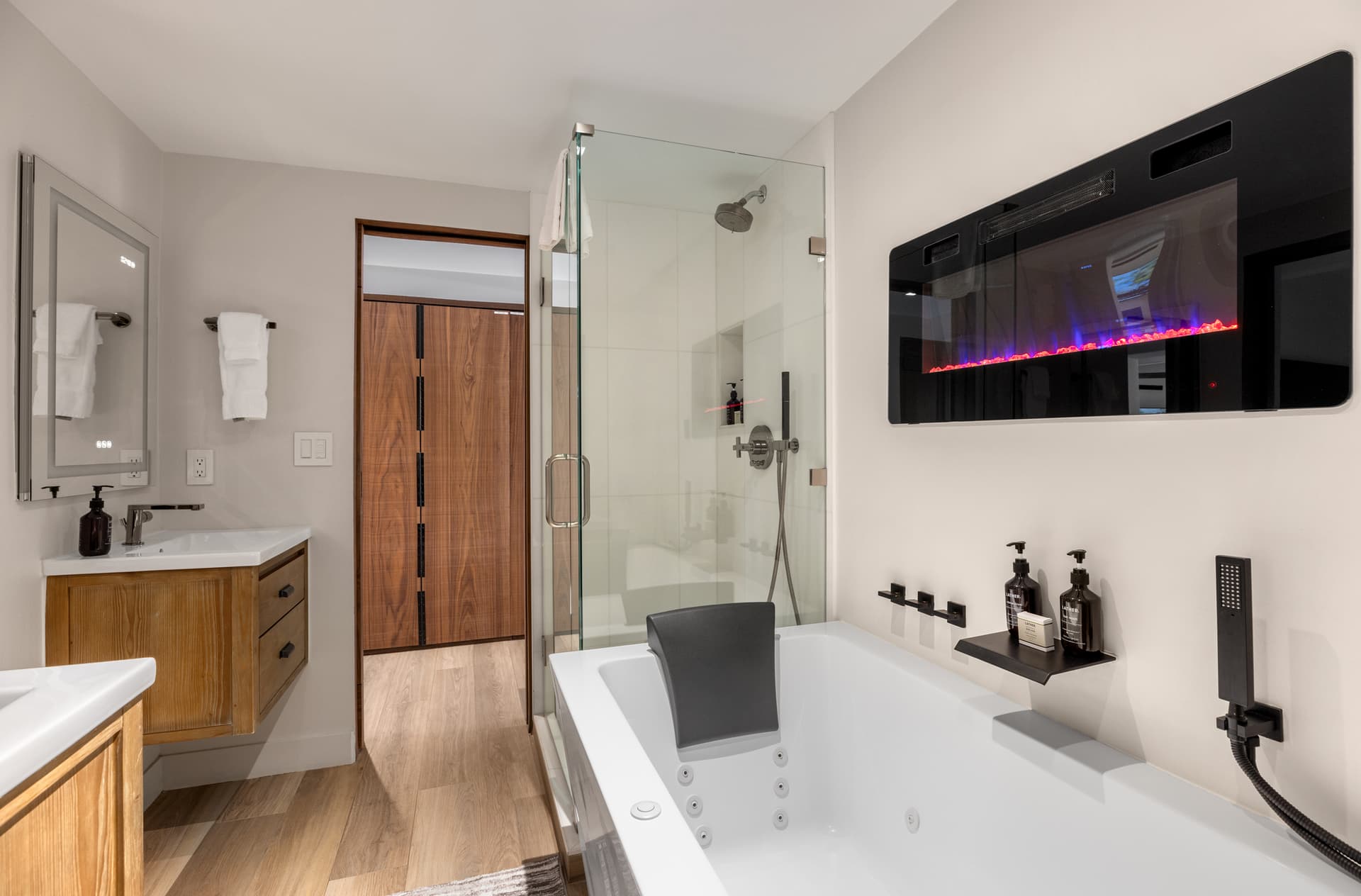 Landmark Condo #104 - Image 2