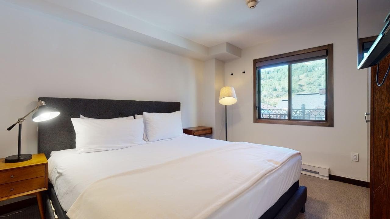 Landmark Condo #704 - Image 6