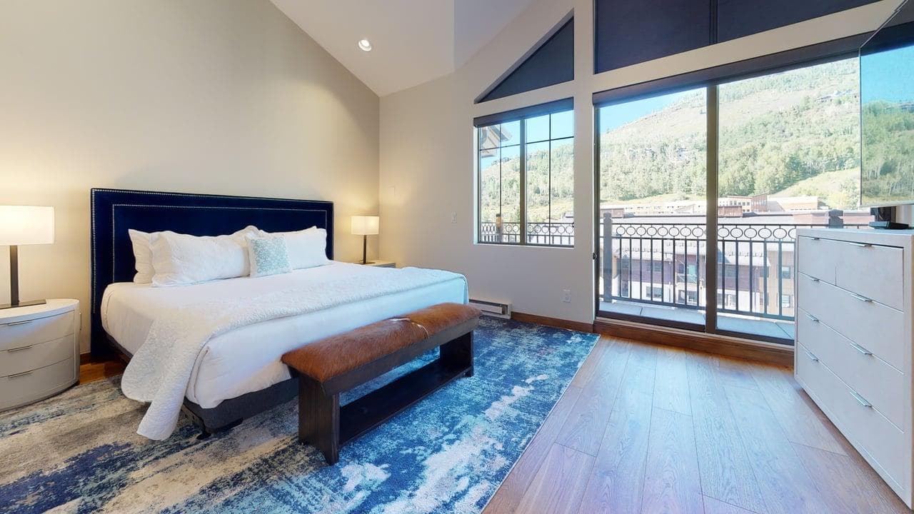 Landmark Condo #704 - Image 4