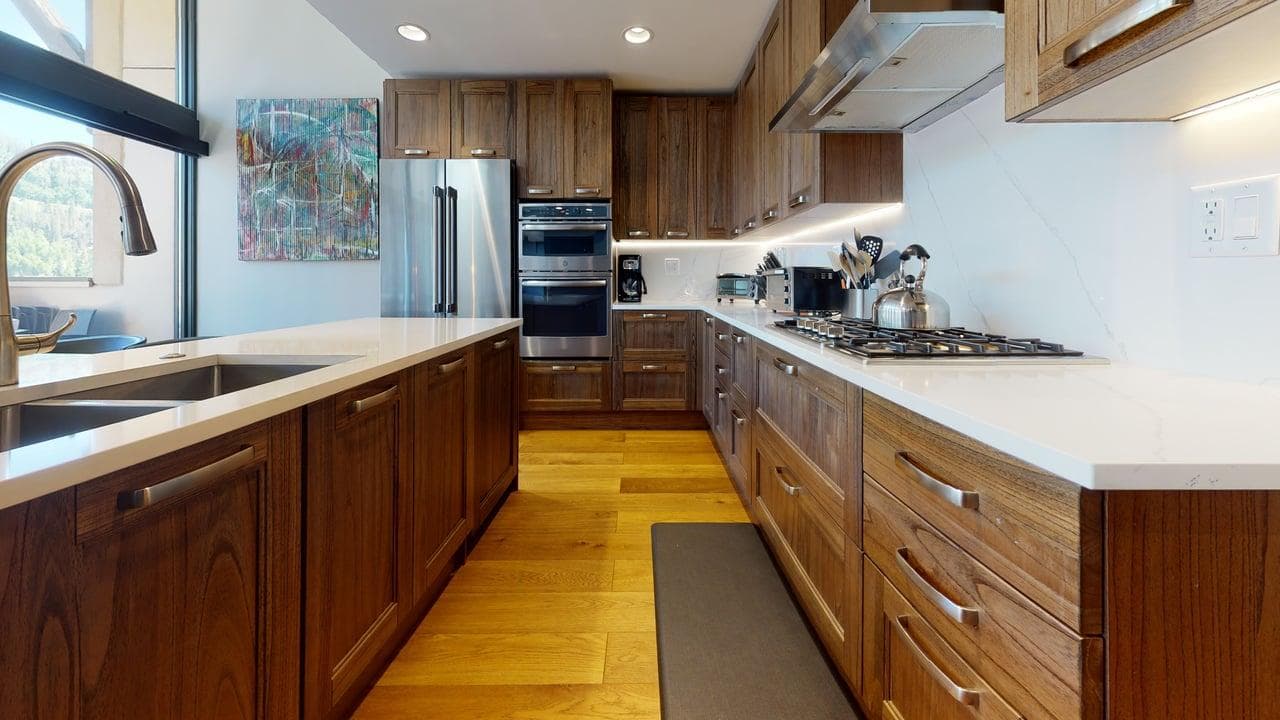 Landmark Condo #704 - Image 9