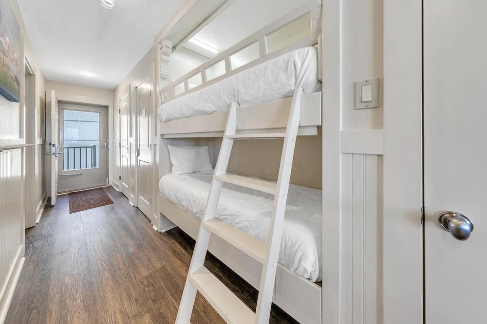 Latitude 29 #36 - Image 25