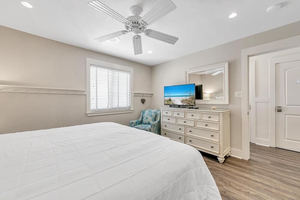 Latitude 29 #36 - Image 27