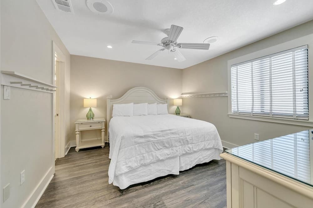 Latitude 29 #36 - Image 28