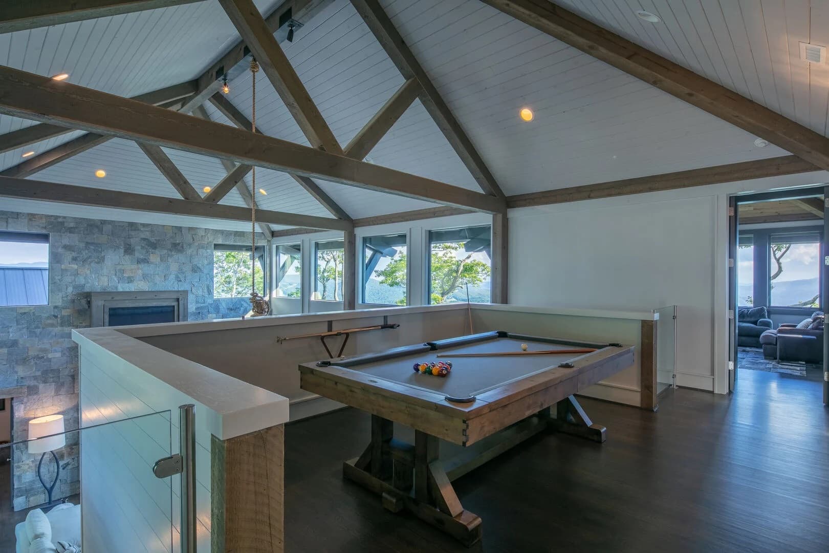 Outside Inn Place - Image 24