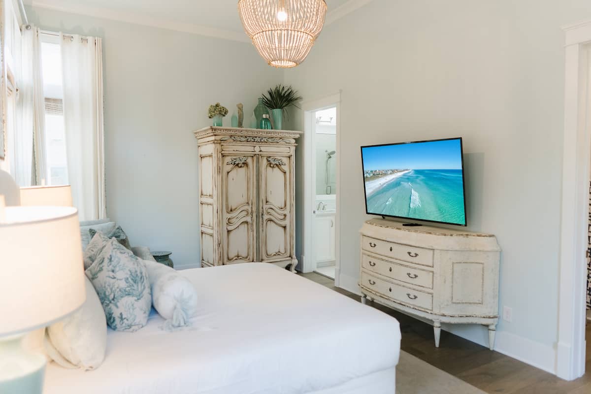 Serenity by the Sea - Image 11