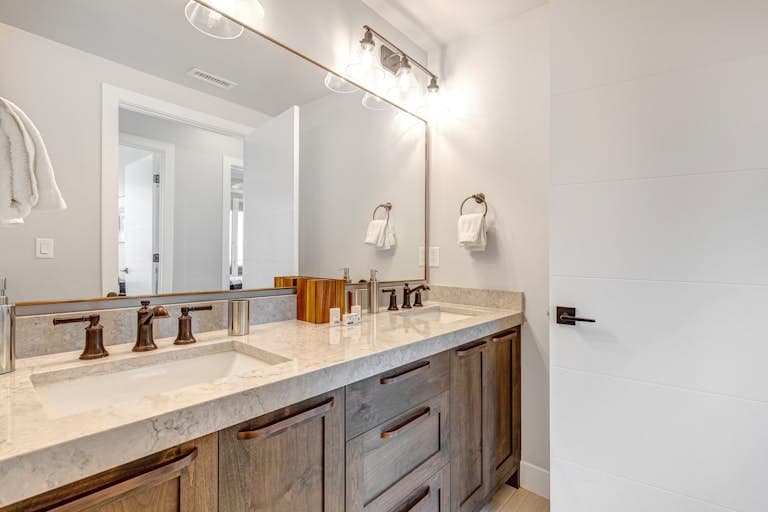 On Top of the Mountains - Image 30