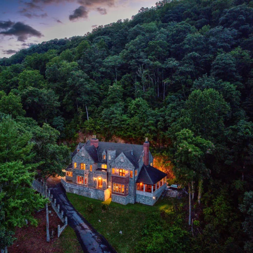 The Castle at Valle Crucis - Image 1
