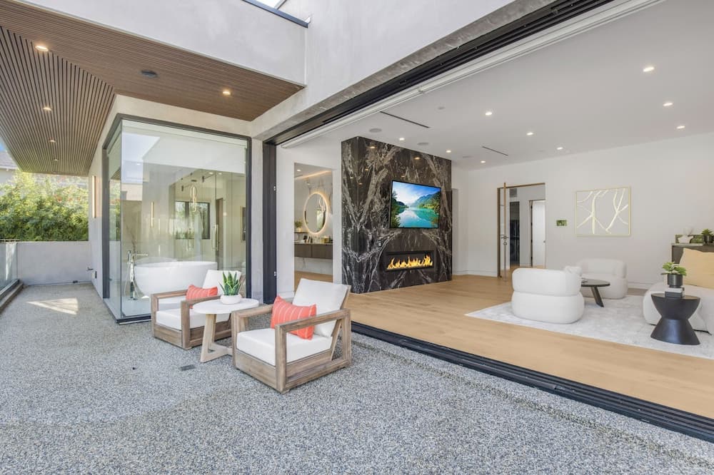 Levitt Lane - Image 2