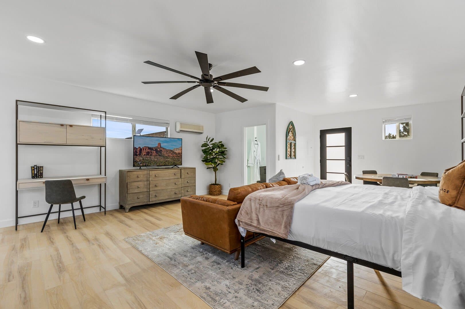 Pottery Place - Image 40