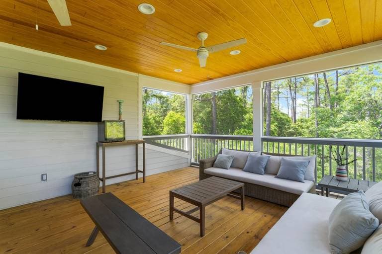 Wonderland at Treetop - Image 23