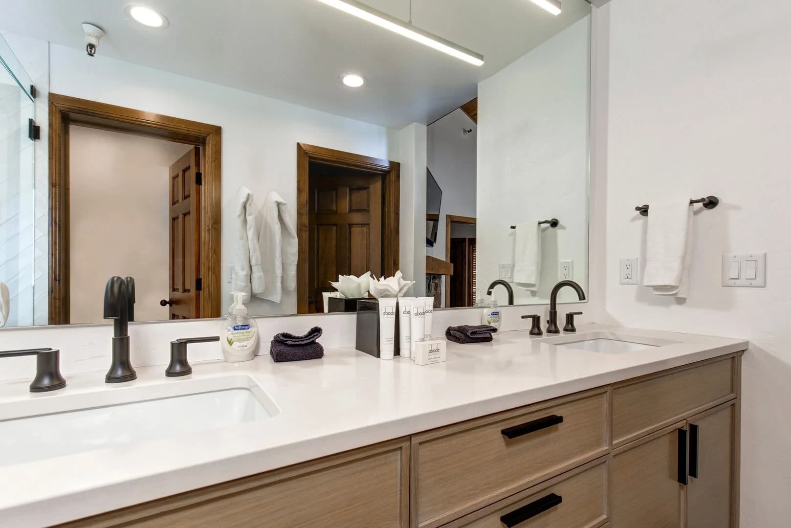 Ontario Lodge - Image 21