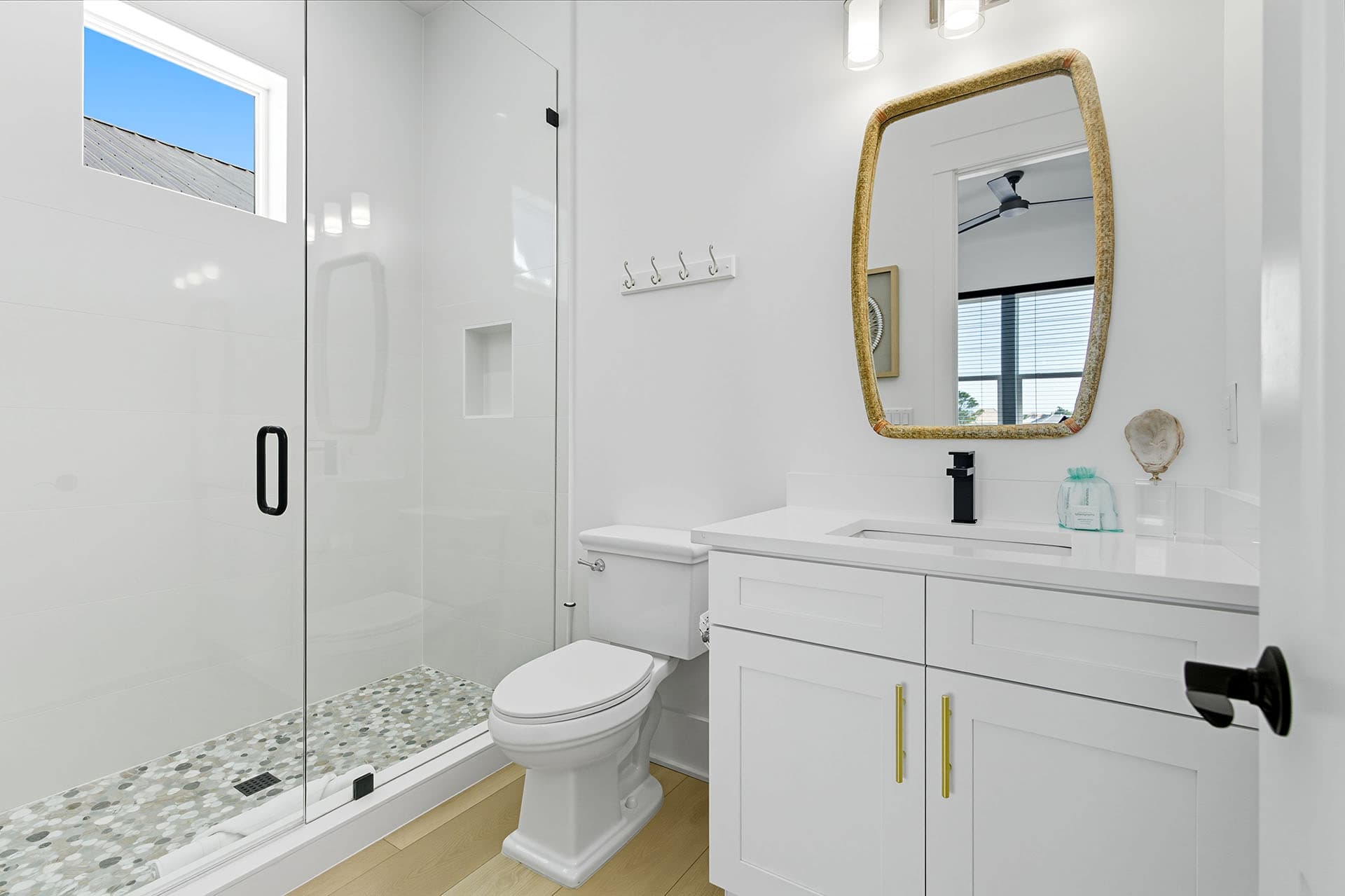 Lilly's Pad - Image 26