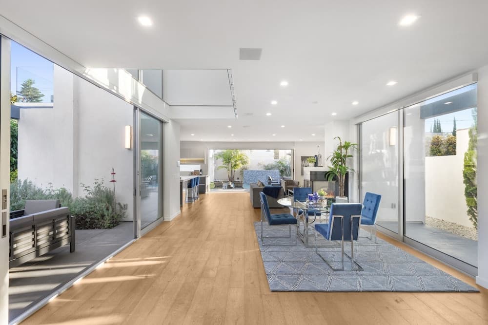 Lindenhurst - Image 11