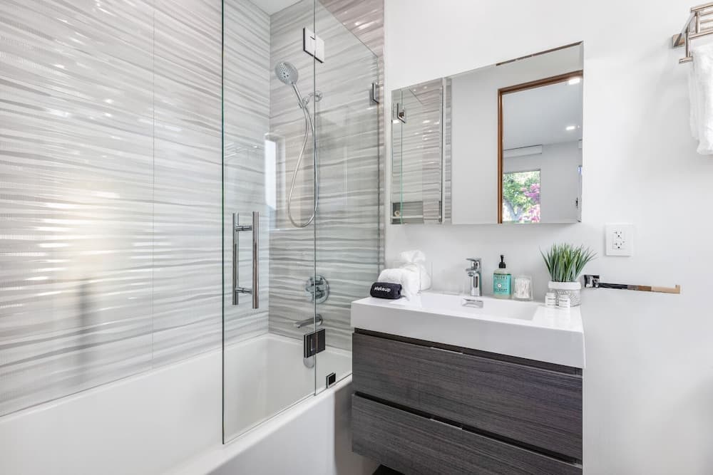 Lindenhurst - Image 19