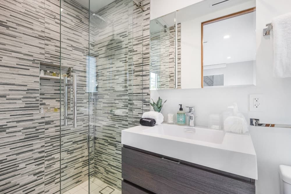 Lindenhurst - Image 21